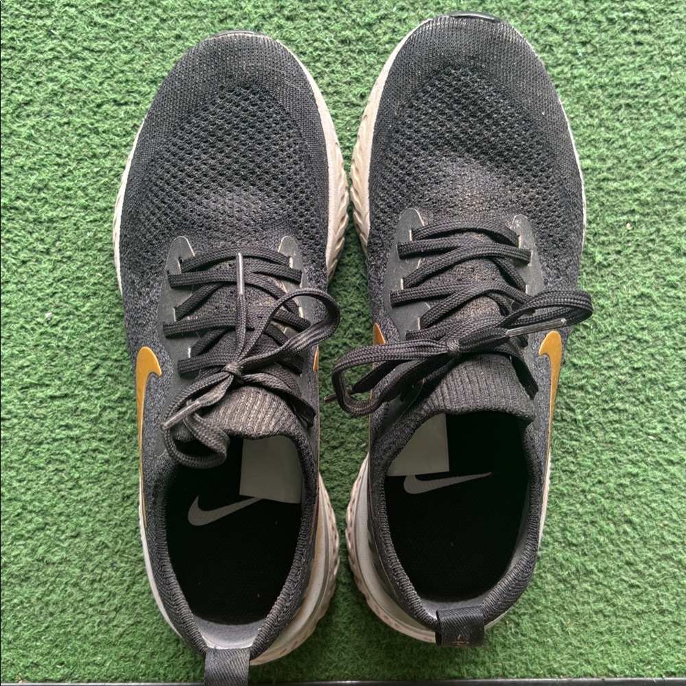 Black Nike Sneakers